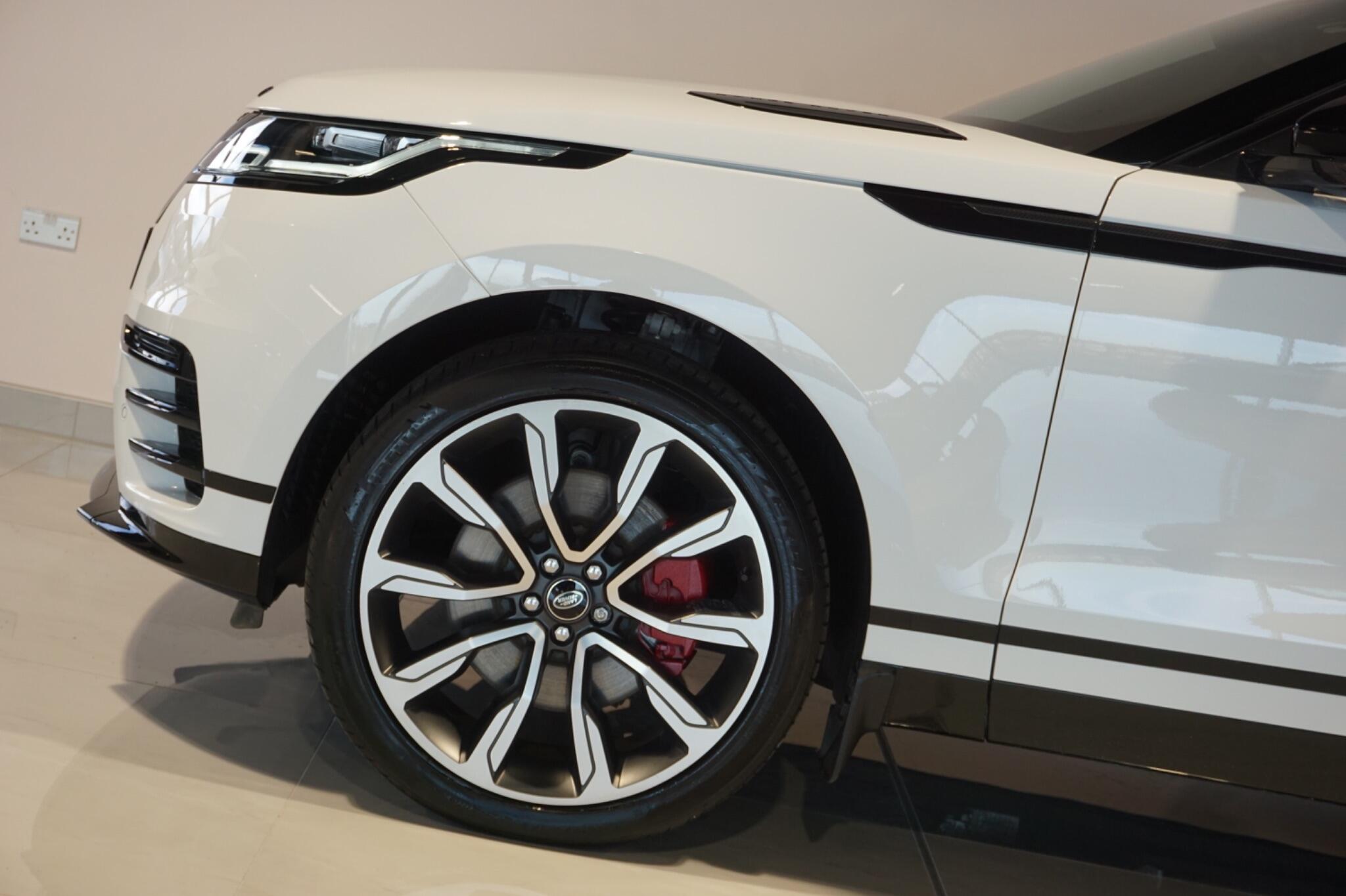 Land Rover Range Rover Velar 3.0 D300 MHEV R-Dynamic SE SUV 5dr Diesel Auto 4WD Euro 6 (s/s) (300 ps)